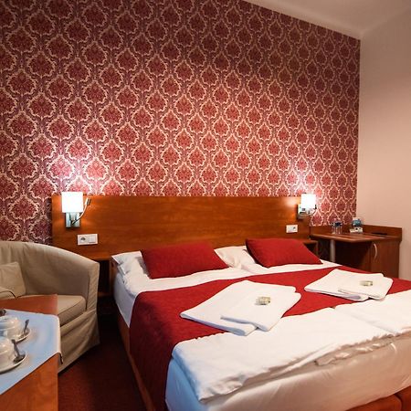 Hotel U Kaple Decin Exterior foto